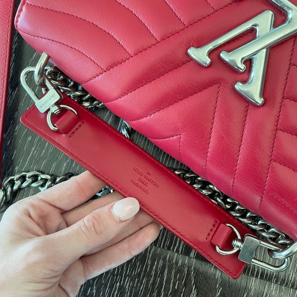 Louis Vuitton New Wave Chain Bag MM Red - Picture 12 of 13